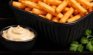 Chicken Nuggets (12 Stück) mit Pommes